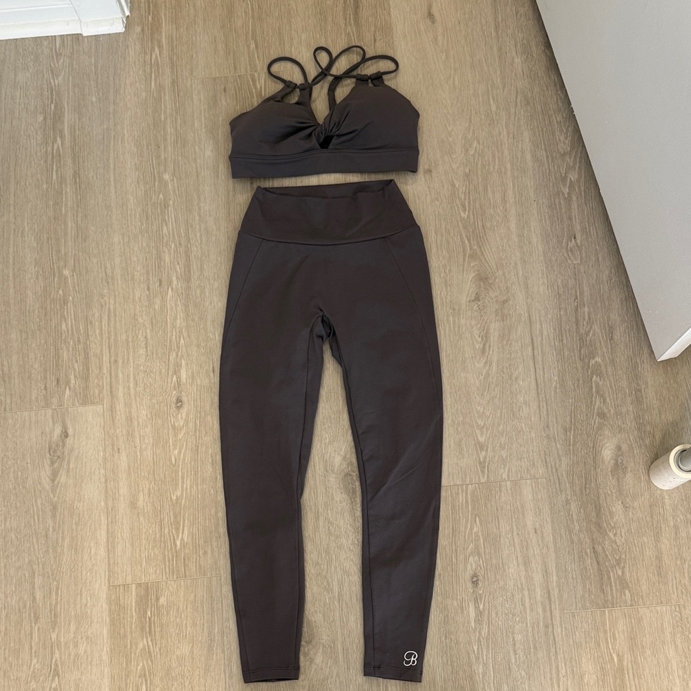 Bombshell Sportswear Grey High-Waist Leggings & Strappy Sports Bra Set - Medium